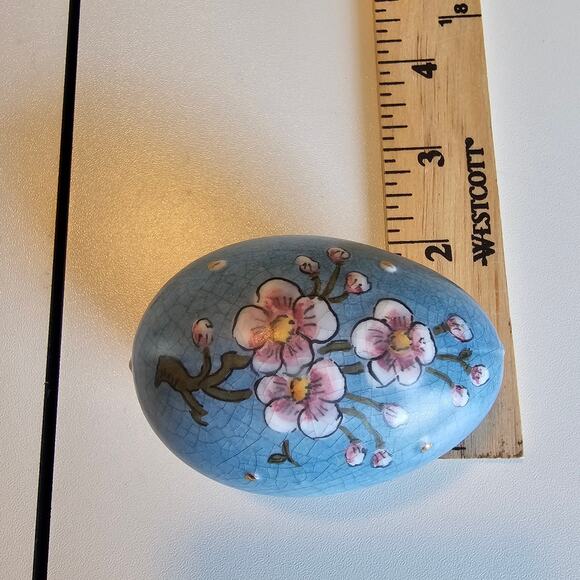 Vintage 1976 Italian Veneto Flair Floral Cherry Blossom Easter Egg with Stand - Picture 8 of 10